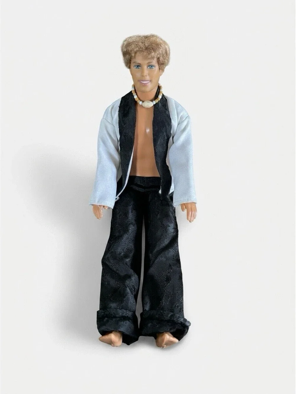 2004 Mattel Cali Girl Ken Doll C6464 Blonde Hair Original Shell Necklace